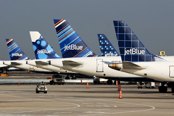 JetBlue Airbus A320 tailfins.